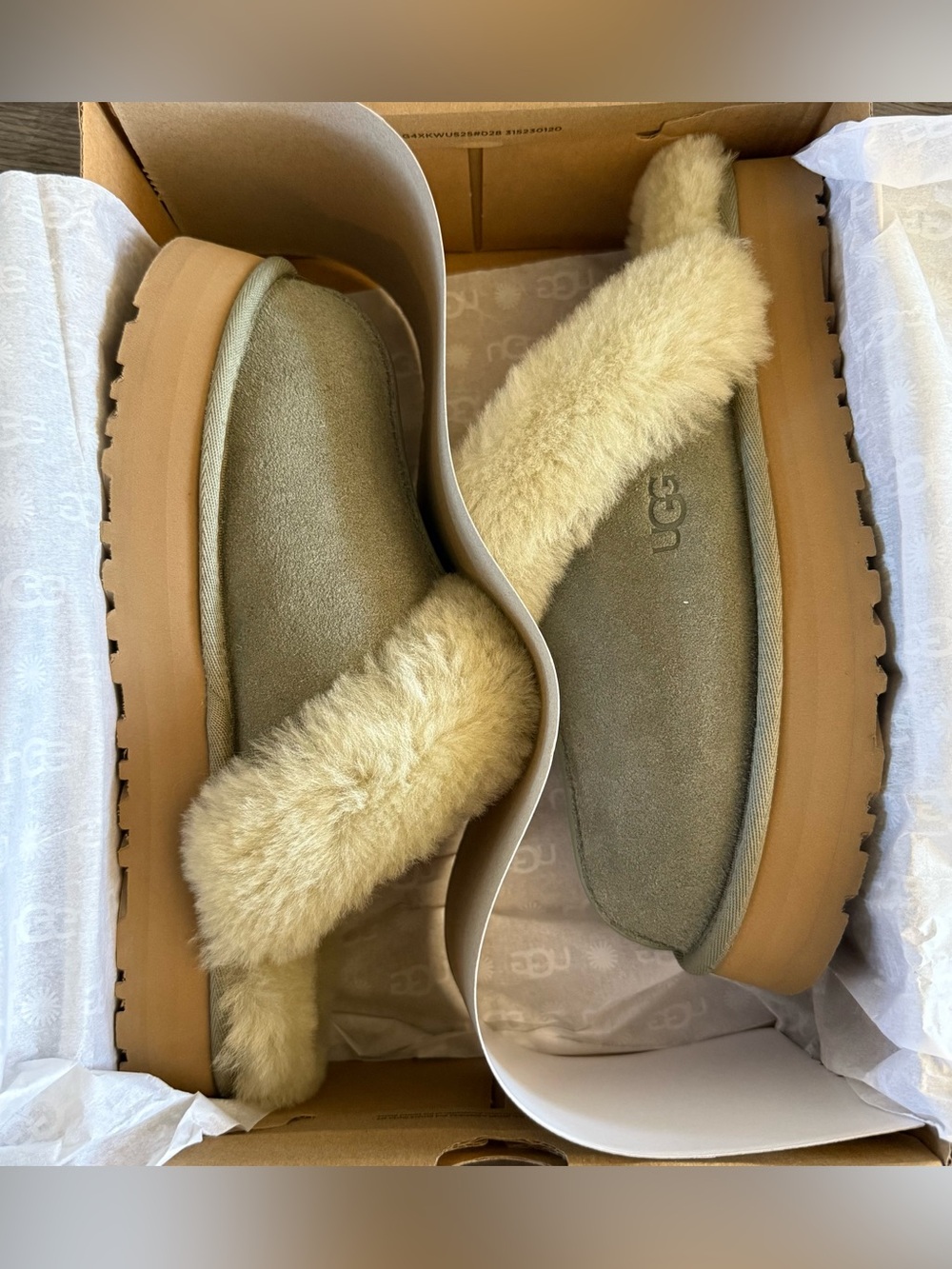 Ugg Disquette Women’s Slipper in Moss Green Size 9 📦 New in Box! - Picture 2 of 7